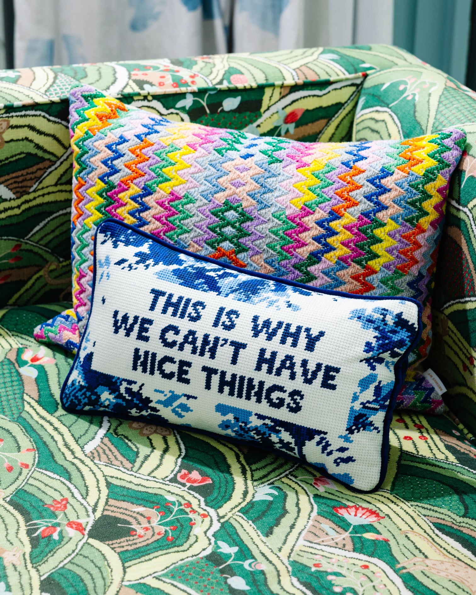 CREATIVEDRUGSTORExVERDY PillowBlue クッション Amazon.com: DreamyBlue Signature Pillow w/Adjustable Loft